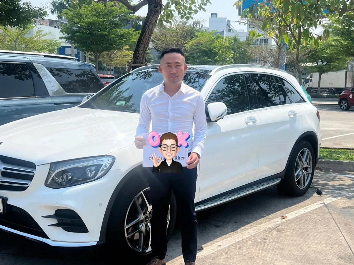 Skip the Lines with Vietnam’s VIP Fast Track Combo Meet & Greet, 5G eSIM & Private Car
