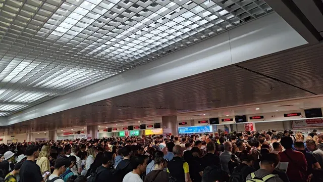 NOW! Long Immigration Lines at Vietnam Airports—How Fast Track Saves You 60+ Minutes