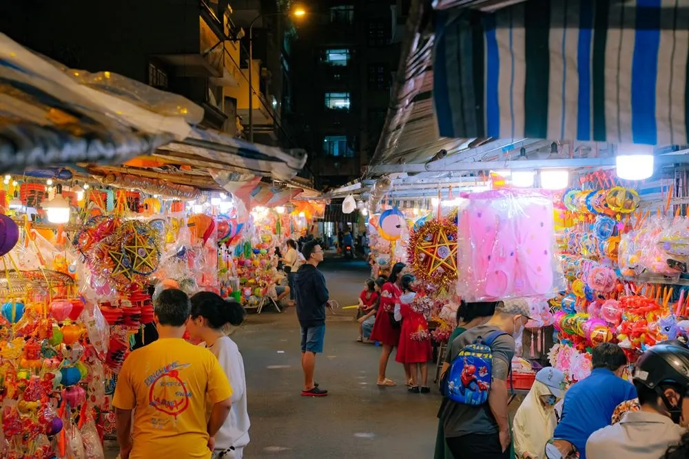 Vietnam Mid-Autumn Festival 2026: Where to Go, What to See & Visa Guide