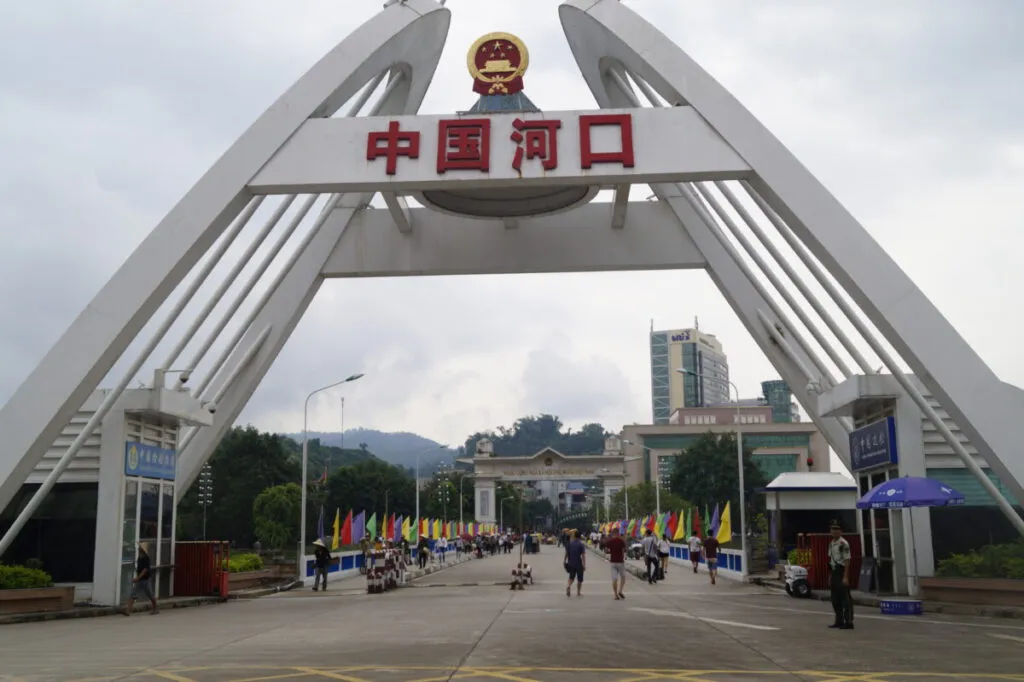 Vietnam–China Border Crossings: Which Route Is Best for Travelers?
