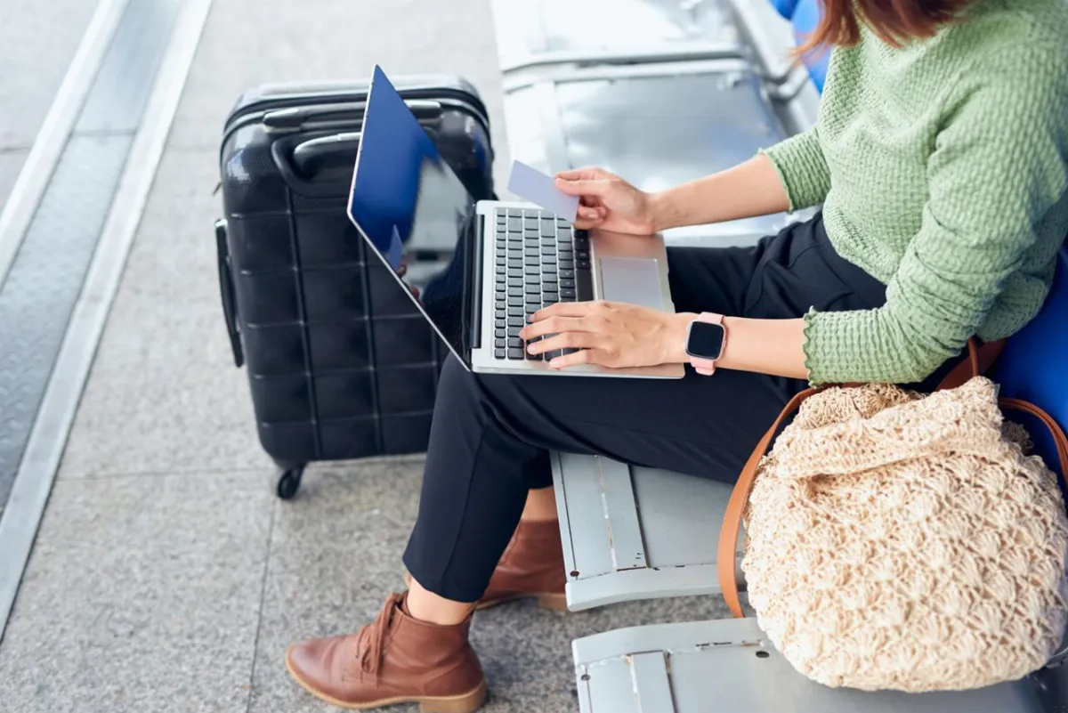 The Airport Line Trap: Why Last-Minute Fast-Track Booking Doesn't Work in Vietnam
