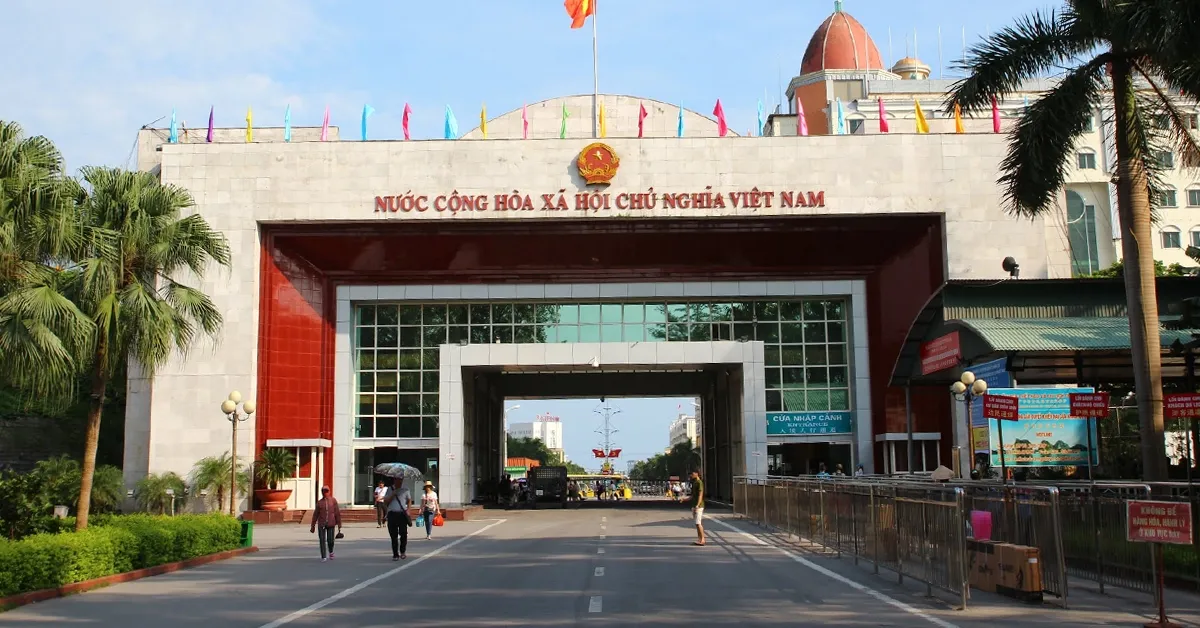 Vietnam–China Border Crossings: Which Route Is Best for Travelers?